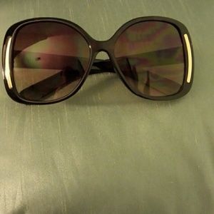 LC LAUREN CONRAD Sunglasses.